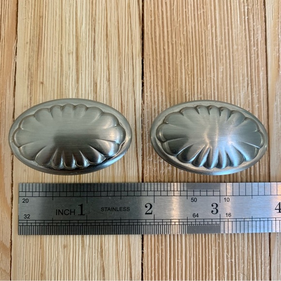 Set of 2 Satin Nickel Oval Shell Knob Cabinet Pulls Flower Drawer Knobs Hardware - Picture 9 of 10